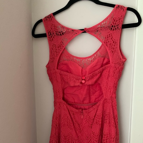 Lace Charlotte Russe Dress with Open Back - Picture 4 of 4